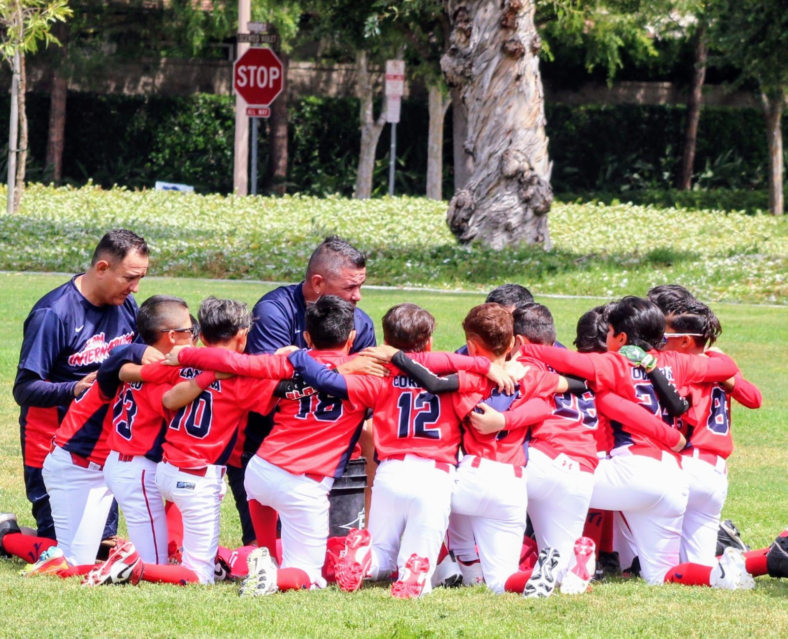 -	5 peques mazatlecos participaron en el Team International coronado campeón en le Irvine Pony Baseball Memorial Day Tournament.