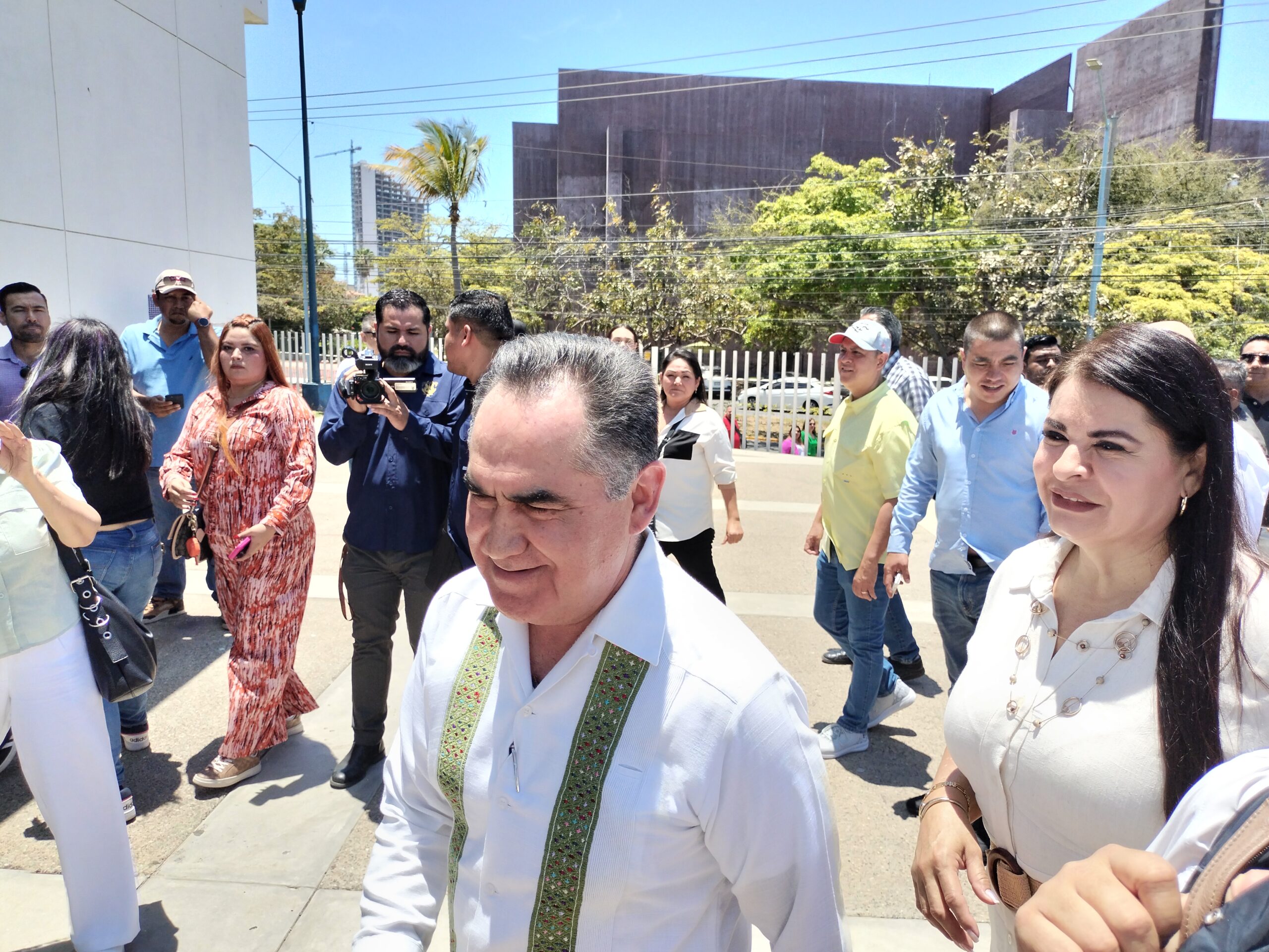 Garantizada la universalidad, señala el Rector Madueña Molina.