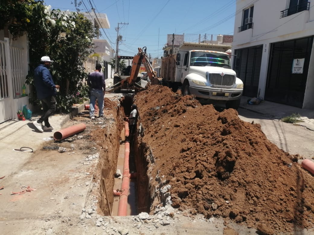 Debido a la antigüedad de las tuberías, se trabaja para la restitución de toda la red y así abatir el derrame de aguas residuales
