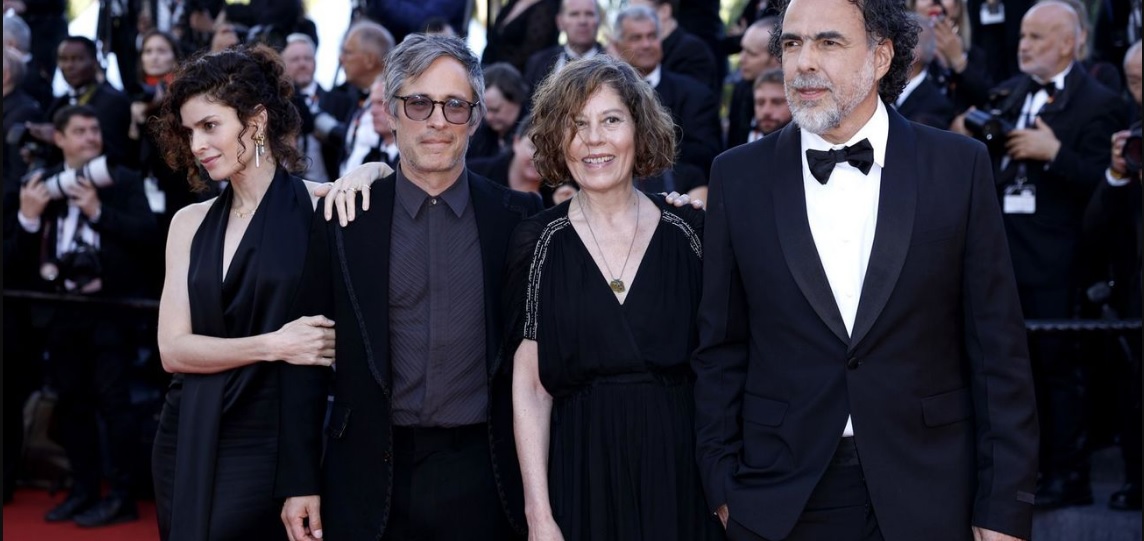 Se recordó como esta película, hace 25 años, originó el boom del nuevo cine mexicano. Alejandro González Iñárritu y Gael García Bernal participaron en el homenaje que el Festival de Cannes rindió a la cinta “Amores perros”
