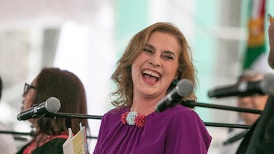 Legisladores y Ejecutivo buscan echarle la bolita al INE, preludio de su desaparición.
INE pone trabas a la cobertura informativa.  ¿Qué se elige en Sinaloa?.
Cae más pronto una Beatriz Gutiérrez que un cojo.
Se mueven los partidos a pesar de su artritis en Sinaloa.
