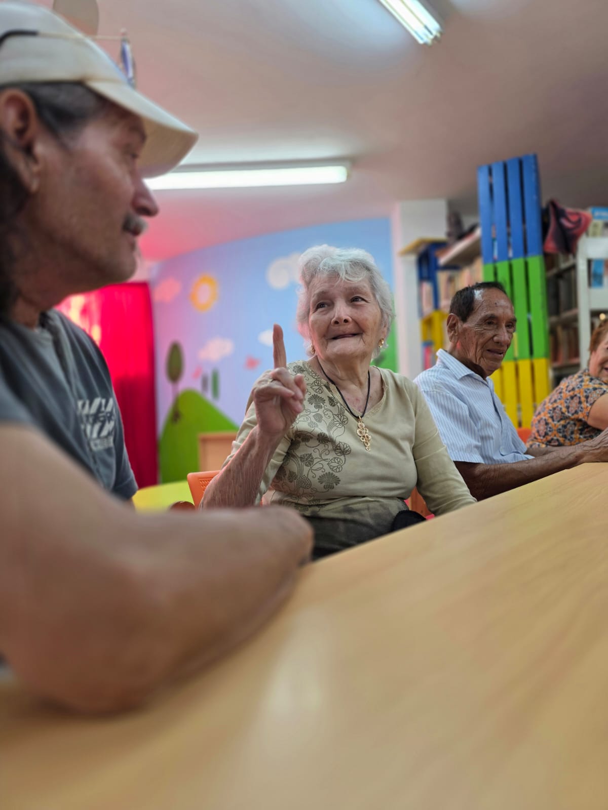 “Martes del Abuelo” continuará durante el mes de junio, cada martes en la Biblioteca Ing. Manuel Bonilla, a partir de las 4:00 P.M.  La entrada es libre y todos los adultos mayores están invitados.