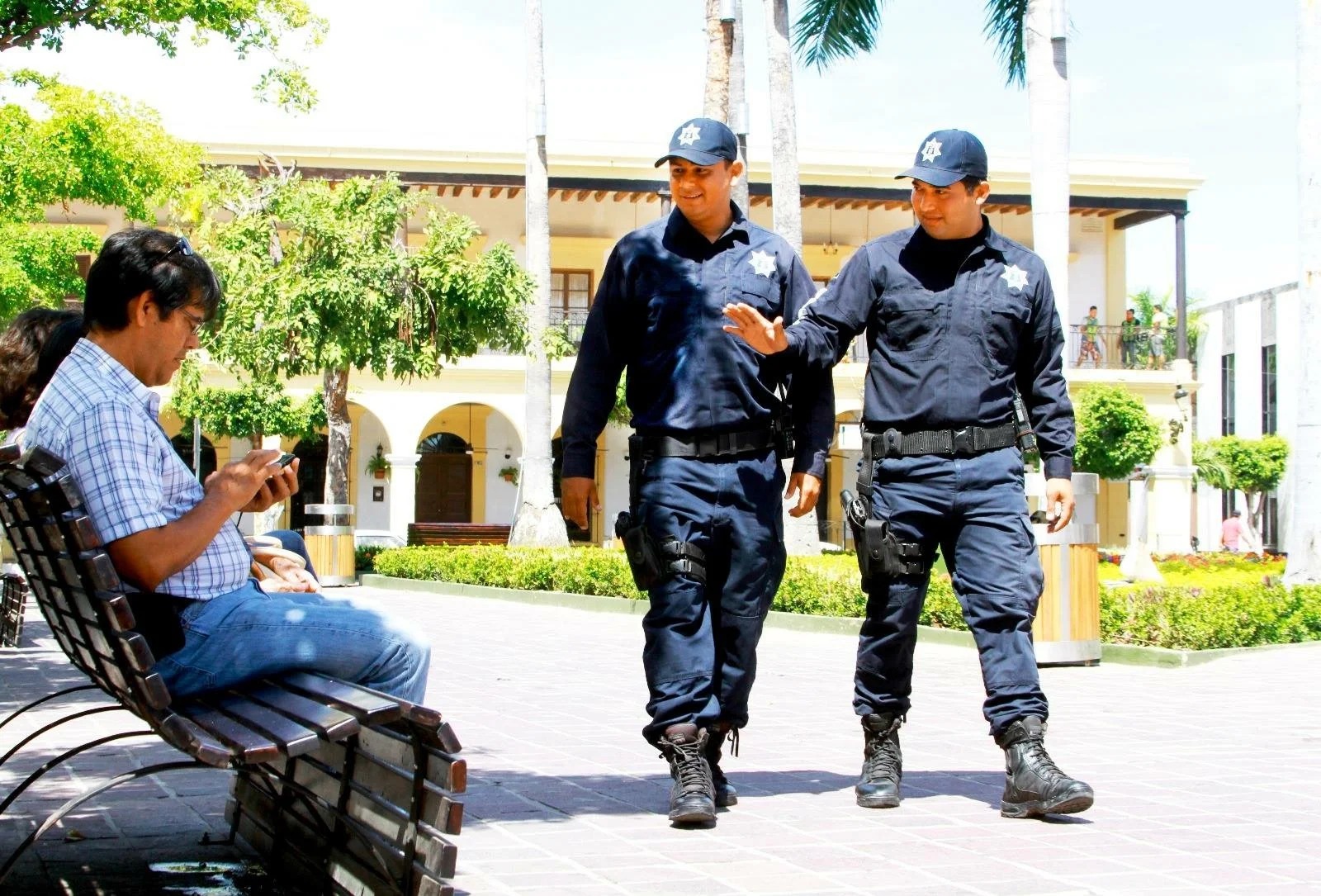 Excelente cierre de temporada naviera.
Congreso de Sinaloa altura de miras y debate.
Se calientan las planchas…Dice encuestadora que Morena anda full. ¿Neta?.
La Fiscal pioj… pobre. ¡Armemos una cooperacha!!!