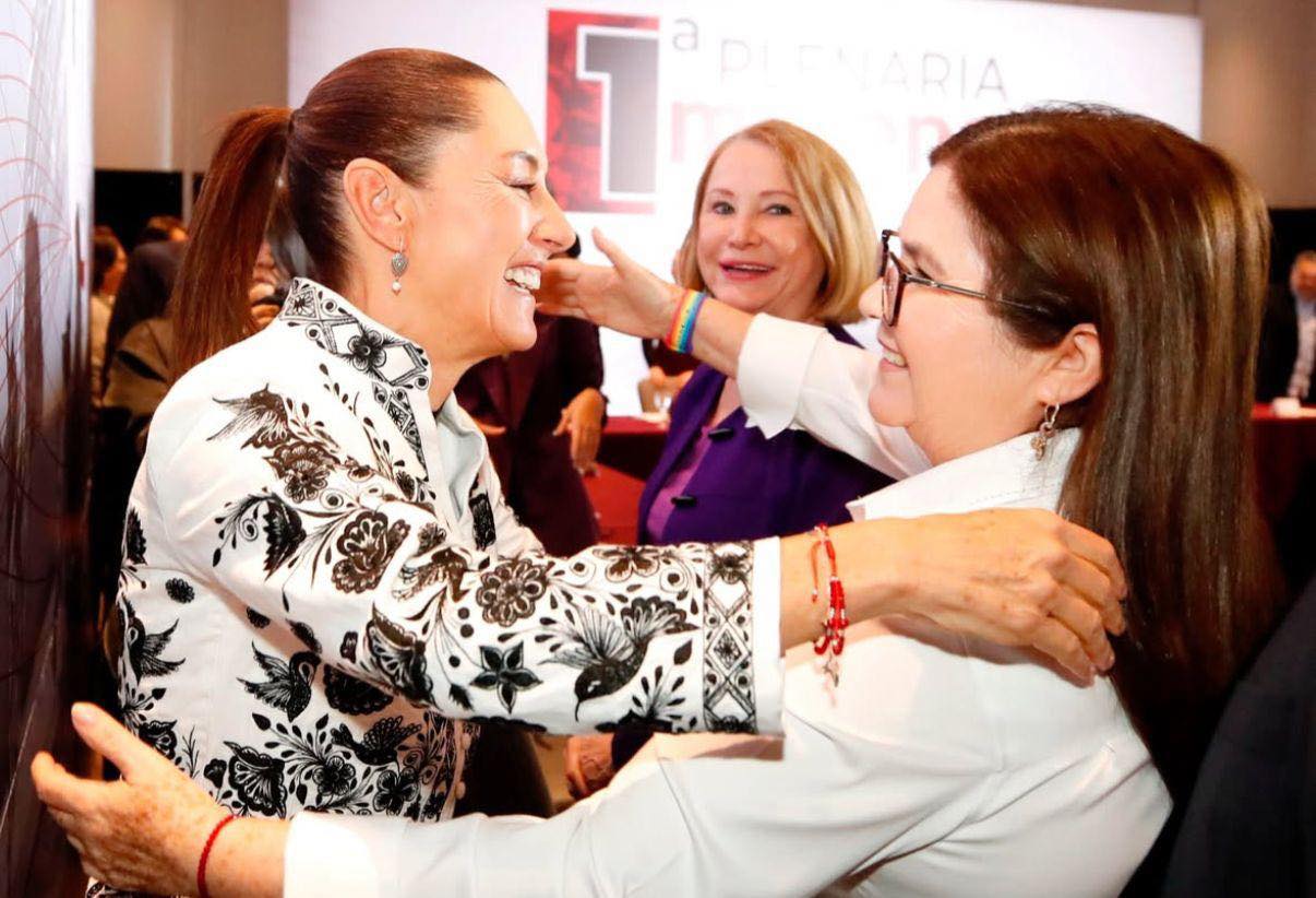 Merecidísimo reconocimiento a la activista Lorena Patricia Páez Brito.
Aprueba Congreso del Estado “Igual trabajo, igual salario”.
Imelda Castro se abre de capa y anuncia regreso al territorio.
No pueden con el Penal de Aguaruto, o qué?.
