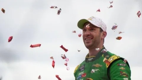 El piloto mexicano Daniel Suárez tuvo una actuación histórica para llevarse la Nascar Xfinity Series The Chilango 150