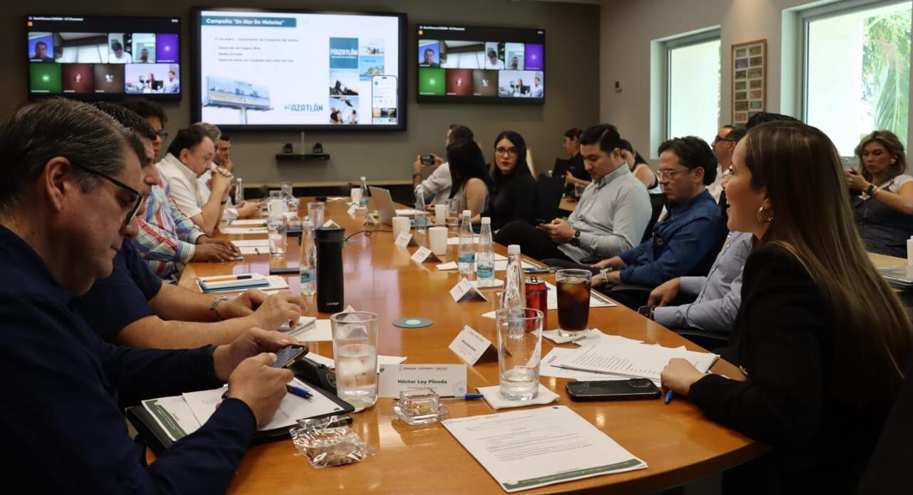 La secretaria de Turismo del estado, Mireya Sosa Osuna, presentó en sesión plenaria de Codesin los resultados del primer semestre de 2025, así como las acciones de promoción realizadas y pendientes para el resto del año; en este gobierno el 3% del impuesto sobre el hospedaje se ejerce en promoción turística, como lo indica la ley y lo reiteró el gobernador Rocha Moya.