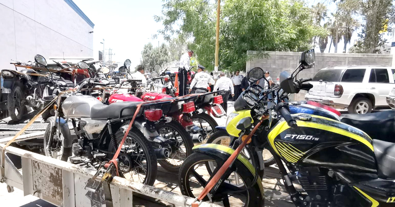 - El Congreso se ha visto lento en legislar sobre el tema.
- Seguirán recogiendo motocicletas y vehículos irregulares.
- Comparecen funcionarios estatales a informar sobre avances del crédito para obras.
- Buenas noticias para Mazatlán.
