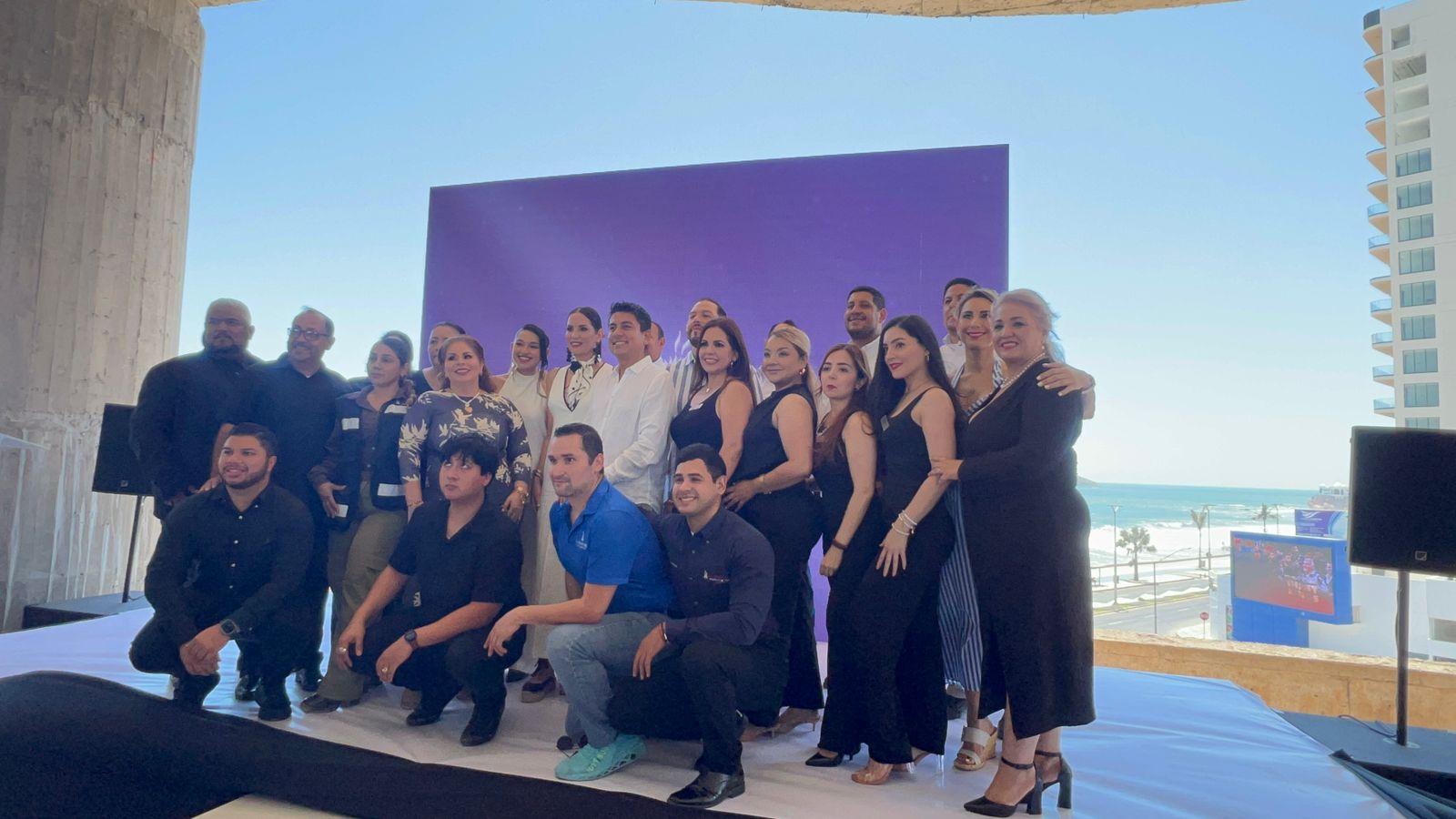El prestigio de Grupo Lizantos respalda desarrollos de calidad y plusvalía garantizada.
• Jorge Lizárrraga, director general de Grupo Lizantos, destacó la confianza de los inversionistas en Mazatlán, y de los compradores en Grupo Lizantos.
• El proyecto lleva ya un 5 % en preventa:  Yeny Angulo

