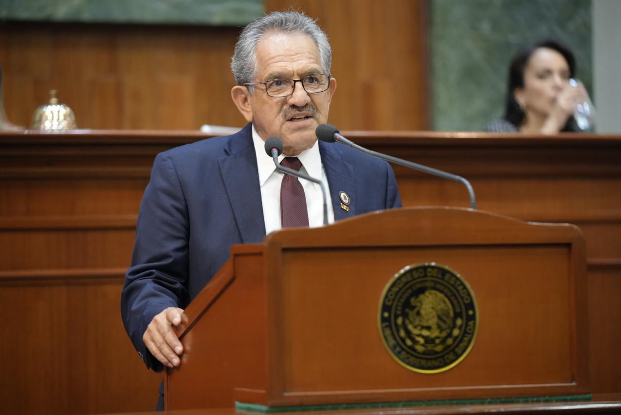 La diputada María Teresa Guerra Ochoa, presidenta de la Junta de Coordinación Política del Congreso del Estado de Sinaloa, condenó enérgicamente las redadas que el gobierno de Estados Unidos está realizando contra migrantes, no solo de México, sino de muchos países del mundo, calificándolas como violatorias de derechos humanos, racistas y discriminatorias.