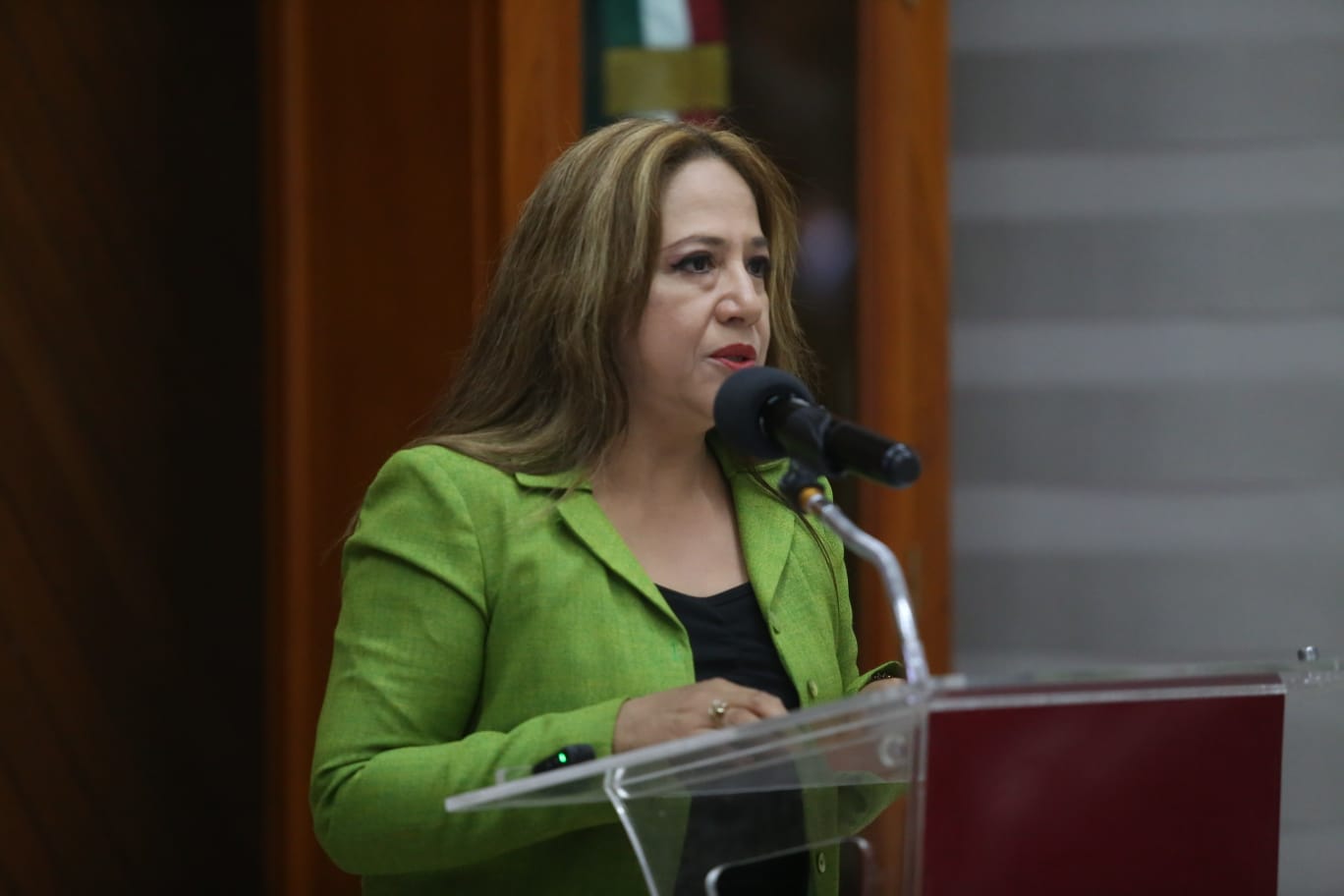 Merecidísimo reconocimiento a la activista Lorena Patricia Páez Brito.
Aprueba Congreso del Estado “Igual trabajo, igual salario”.
Imelda Castro se abre de capa y anuncia regreso al territorio.
No pueden con el Penal de Aguaruto, o qué?.