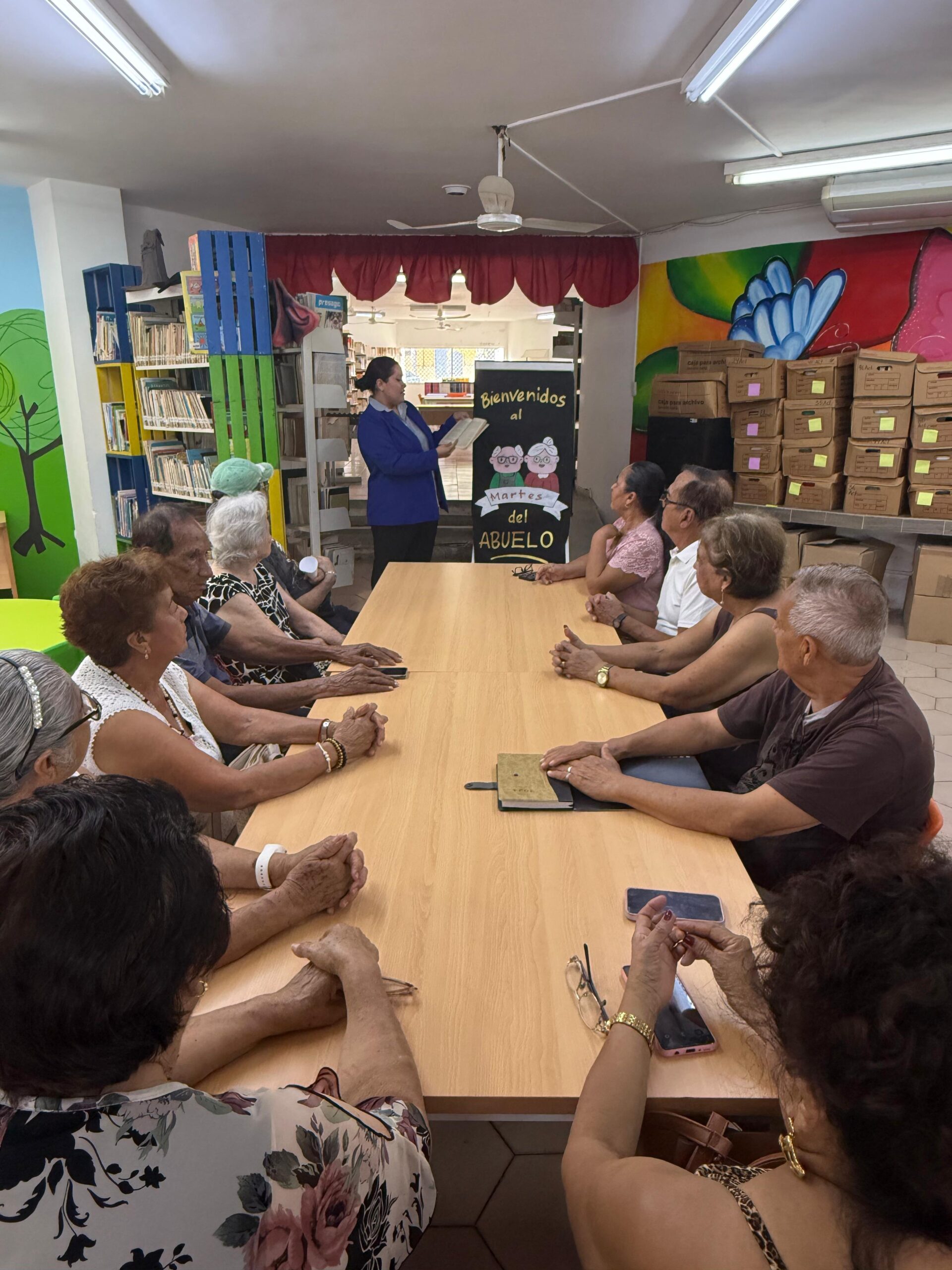 Se vivió otro capítulo entrañable del programa “Martes del Abuelo” en la Biblioteca Pública Municipal Ing. Manuel Bonilla. Esta vez, la música se convirtió en puente de memorias, emociones y aprendizajes.