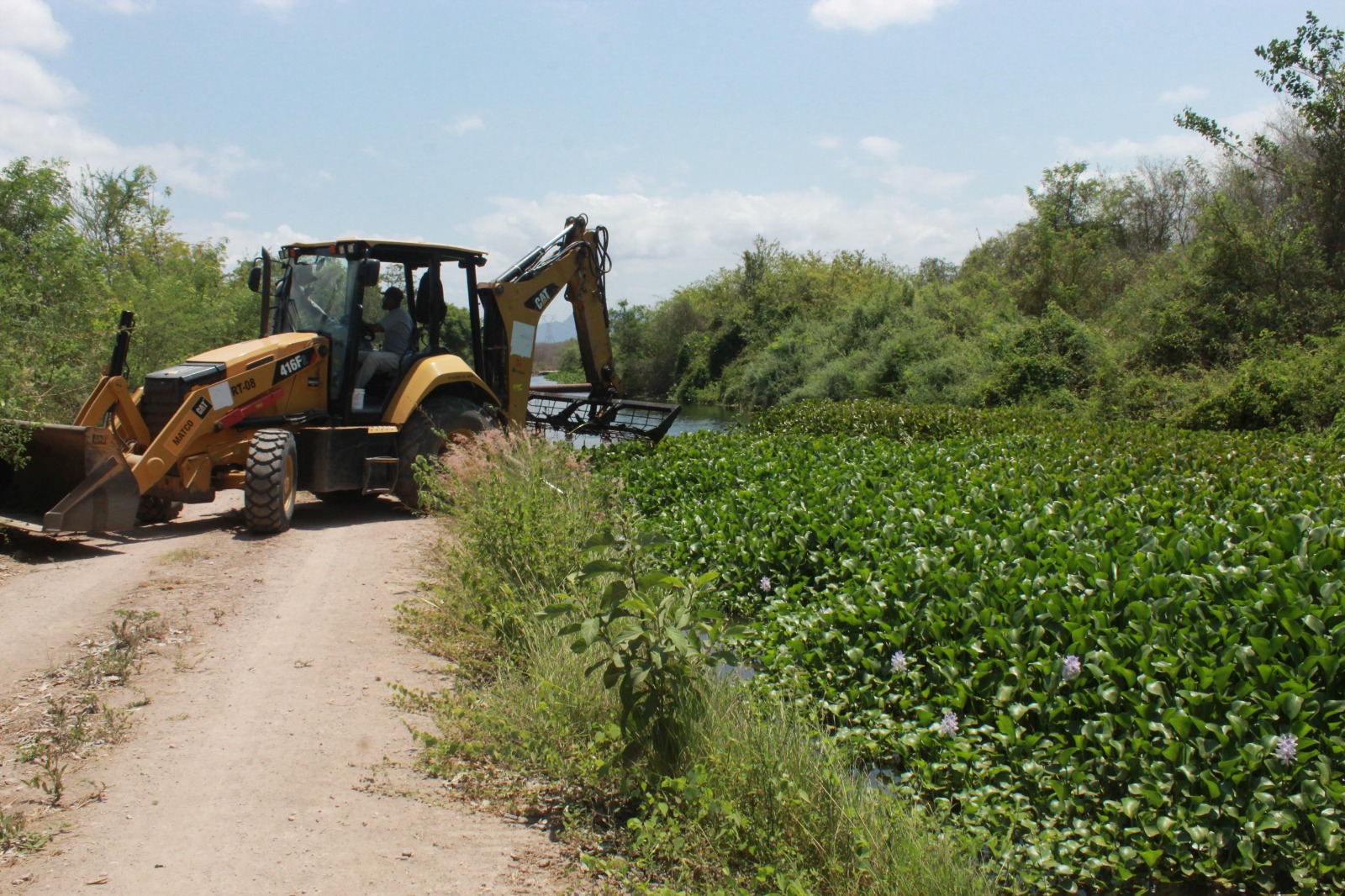 Serán 3 mil 200 metros lineales del canal de riego los que se van a limpiar, para evitar daños en el equipo y mantener el suministro de agua