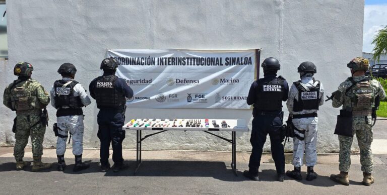 De nueva cuenta, personal de la secretaría de Seguridad Pública de Sinaloa, con el respaldo de la Policía Federal Preventiva, Guardia Nacional y Ejército Mexicano realizaron un esculque en el Centro Penitenciario de Aguaruto, Sinaloa.