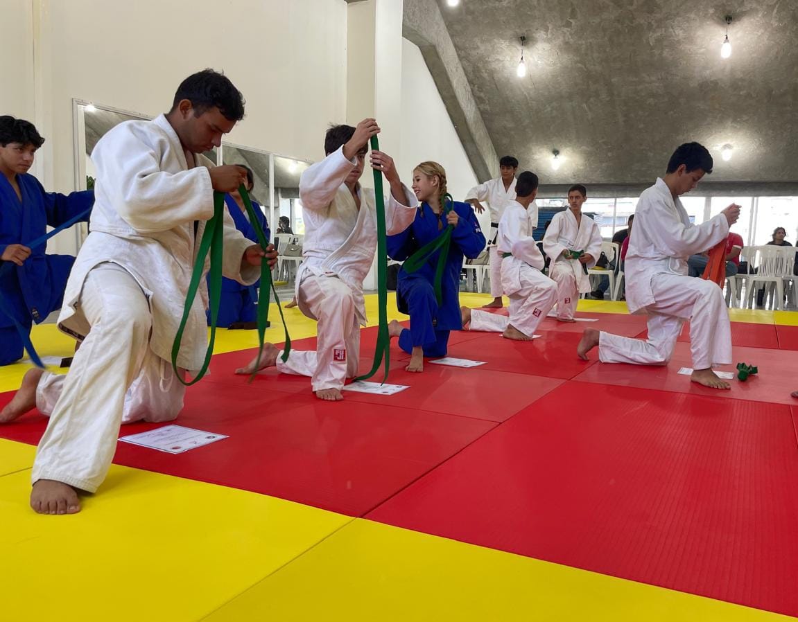Judocas de Rosario y Mazatlán se gradúan en niveles de grados kyu
