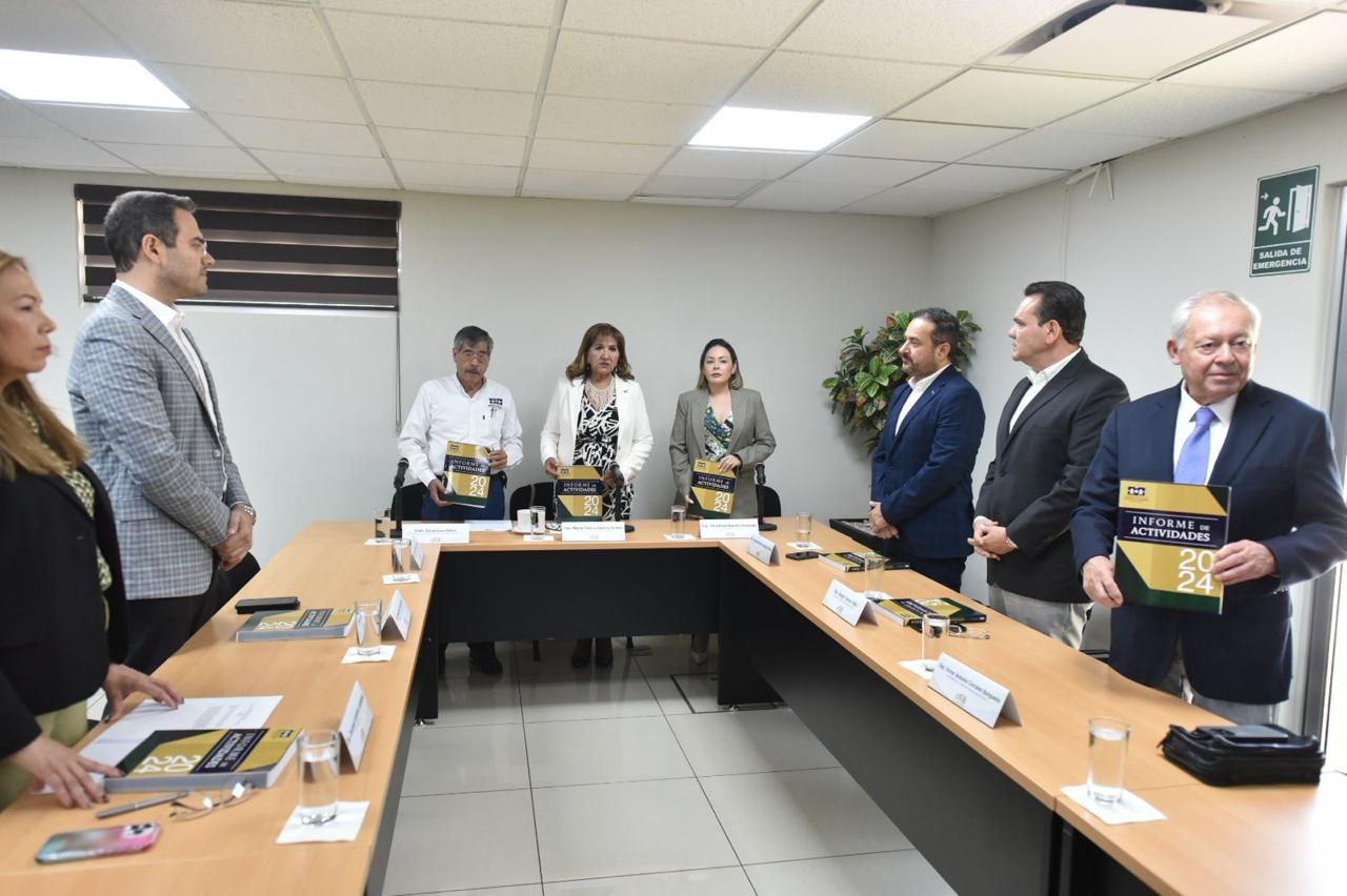 Durante la reunión, encabezada por la presidenta de la JUCOPO, la diputada María Teresa Guerra Ochoa, Loza Ochoa dio a conocer los principales resultados del trabajo realizado por la CEDH durante el año pasado, bajo la administración de José Carlos Álvarez Ortega.