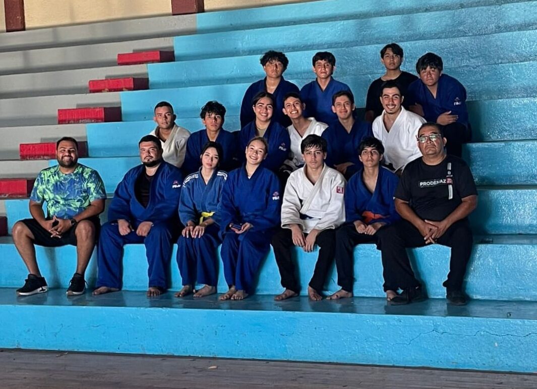 Un grupo de 15 atletas se reúne con el equipo interdisciplinario del Imdem, en las instalaciones de la ETI 5, con el objetivo de realizar un ciclo 2025-2026 exitoso con la Selección Mazatlán.