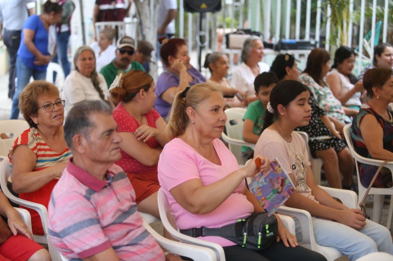Inicia rehabilitación de alcantarillado en Hogar del Pescador.
Participan alcaldes del sur en Mesa de Seguridad y conocen el C4.
Rehabilitan caminos rurales y urbanos sumando 439 kilometros.
38 conductores dieron positivo al examen de alcoholimetría.
