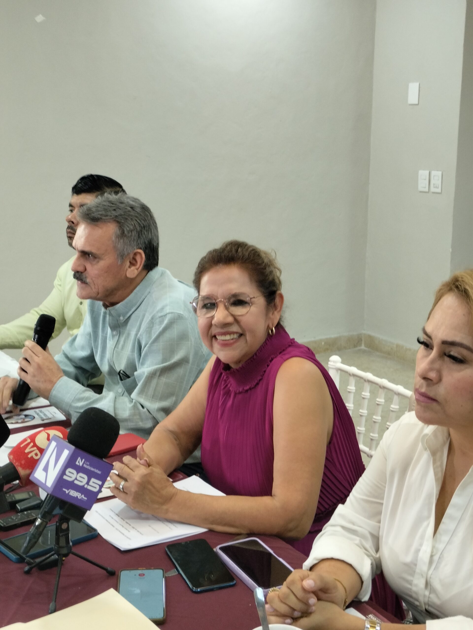 - Todos lo estamos viendo, y lo están viendo nuestros hijos por lo que no puedo decir que no hay violencia: Olegaria Carrazco.