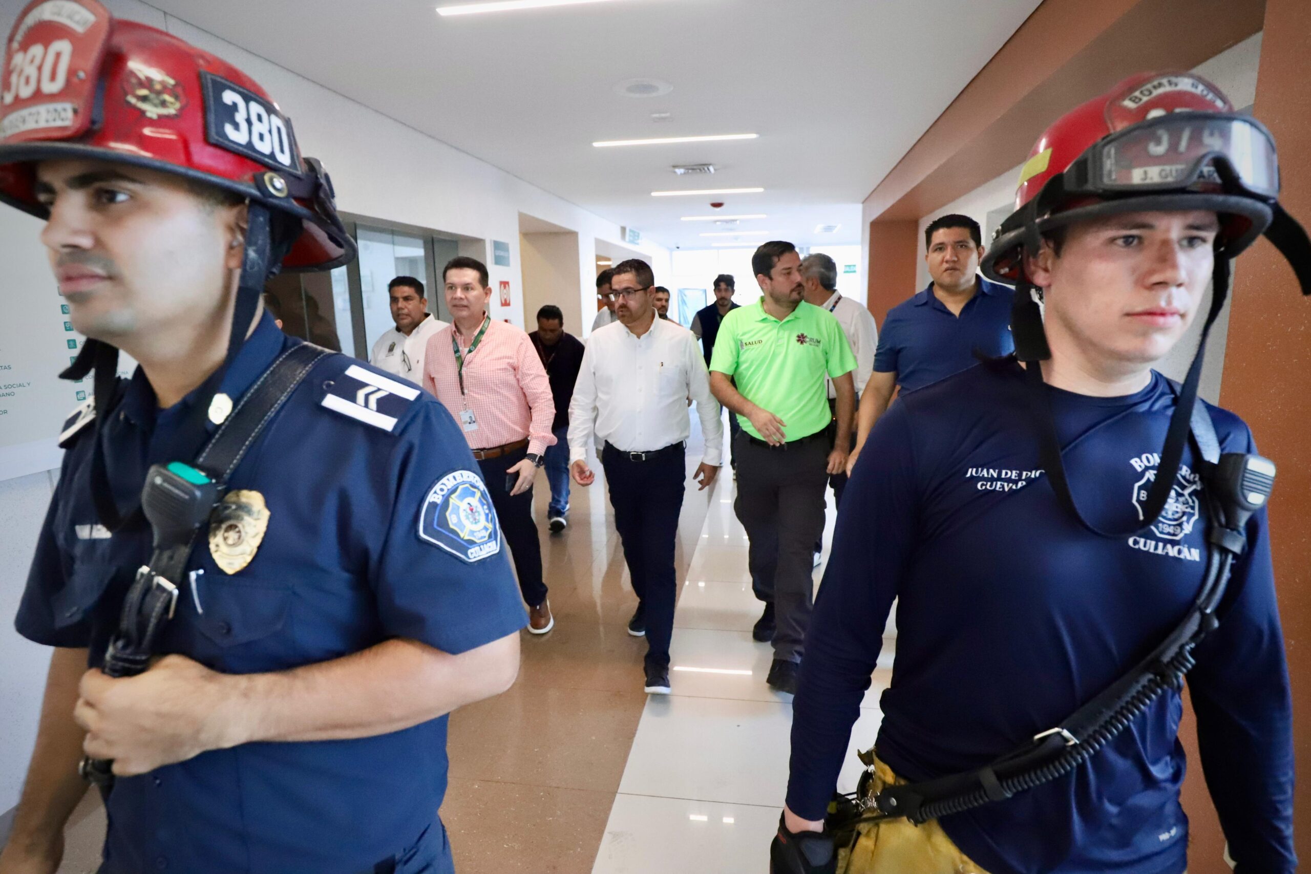Tras el incendio registrado la mañana de este martes 15 de julio en el Nuevo Hospital General de Culiacán, fueron evacuados alrededor de 90 pacientes y afortunadamente no hubo personas heridas, informó el secretario de Salud, Dr. Cuitláhuac González Galindo, al dar un recorrido por el nosocomio.