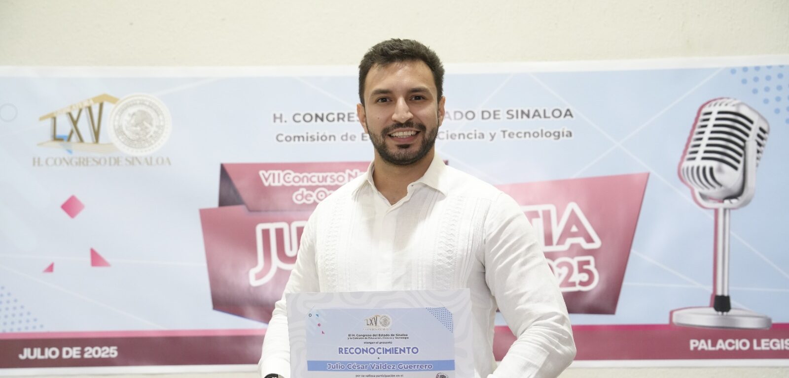Julio César Valdez Guerrero, Rubí Guadalupe Osuna Lizárraga y Juan Pablo Valdez Guerrero, son los tres finalistas de la etapa estatal del VII Concurso Nacional de Oratoria “Juan Escutia” 2025, ocupando los lugares, primero, segundo y tercero.