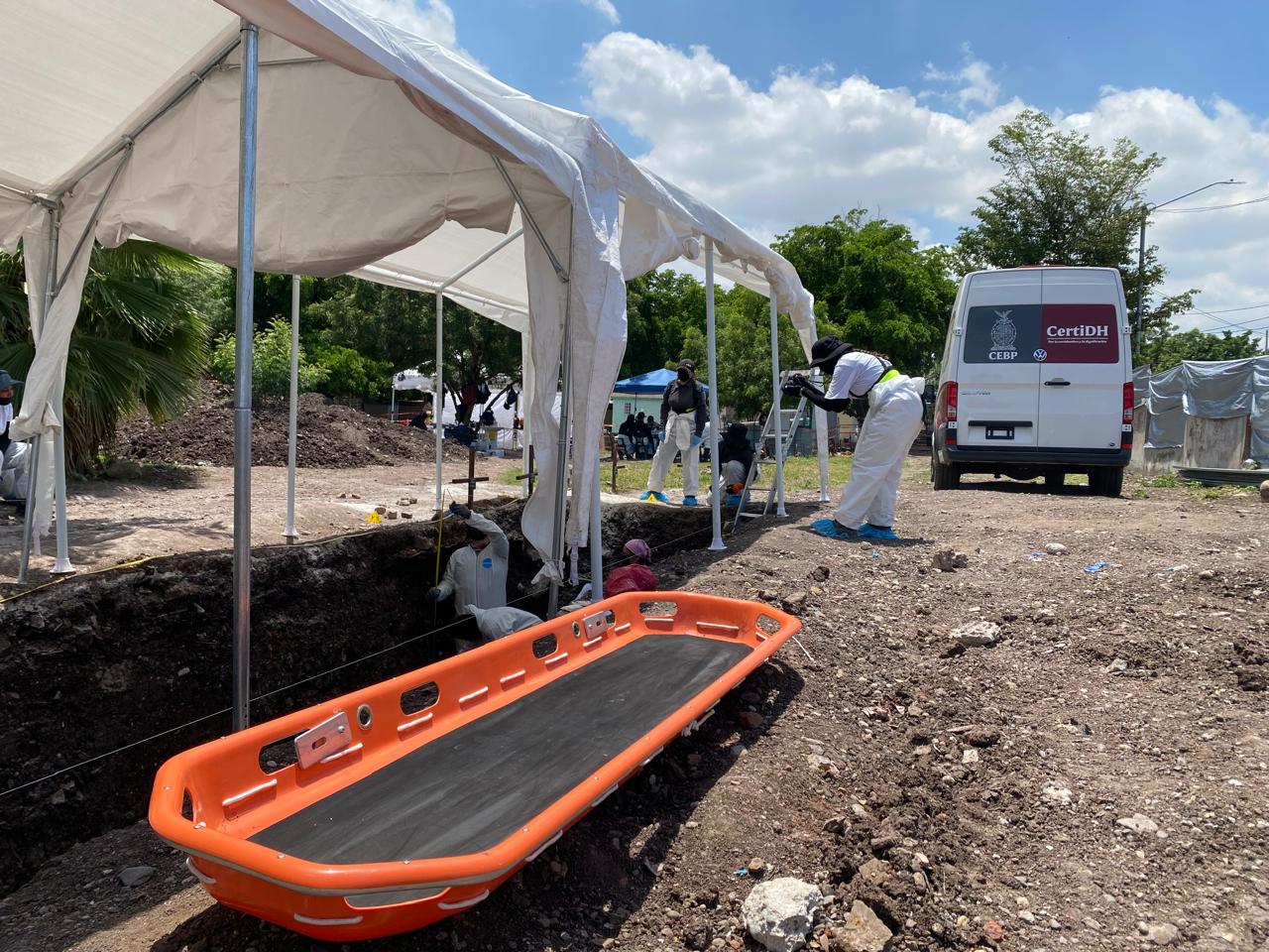 Continúa la recuperación humanitaria en Fosa Común del Panteón “21 de Marzo” de Culiacán; e inician traslado de 11 cuerpos al Centro de Resguardo Temporal e Identidad Humana (CERTIDH).