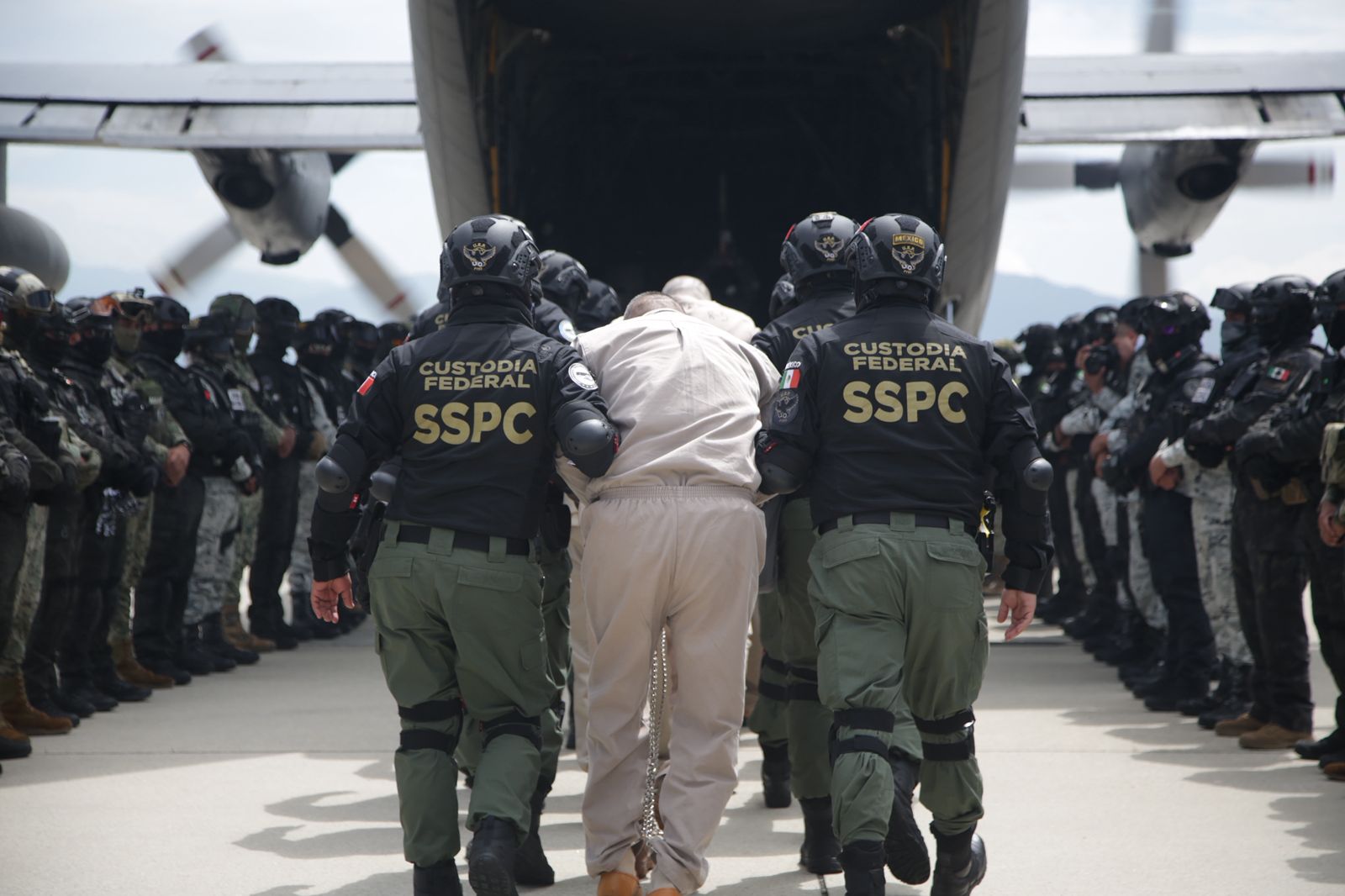 - Los 26 generadores de violencia fueron trasladados a cinco ciudades de Estados Unidos, y se encontraban recluidas en cinco centros penitenciarios federales y cuatro centros penitenciarios estatales