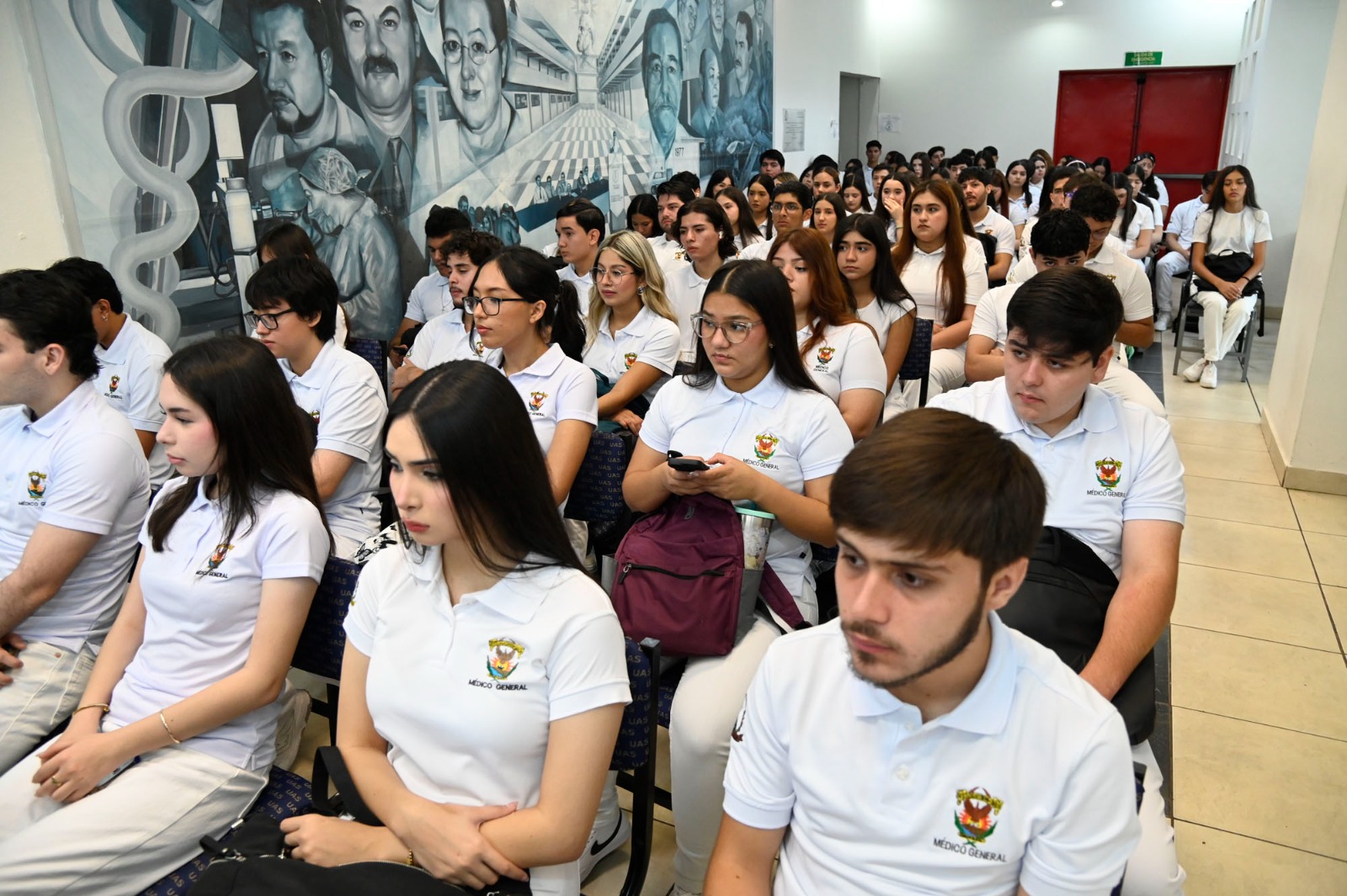 esta capacitación es crucial porque entre los puntos que se manejan se destacan los valores éticos, científicos humanistas de la profesión.