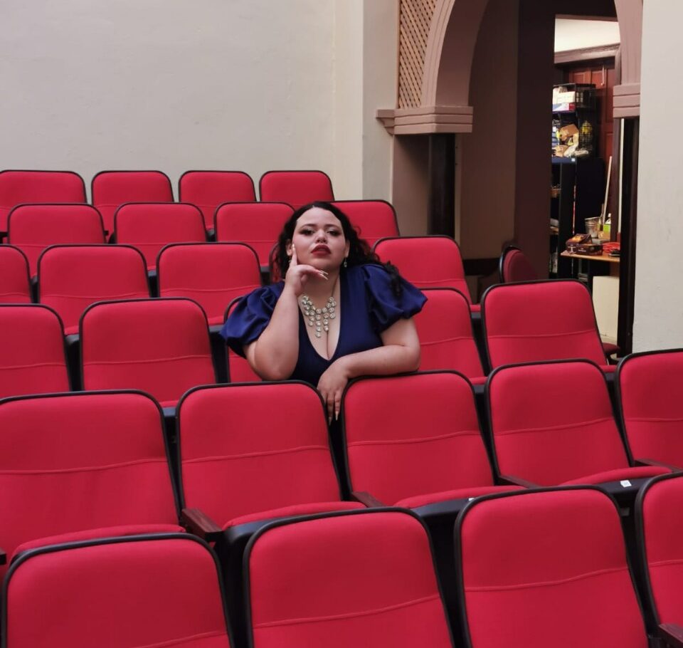 La dedicación y versatilidad hace trascender a Ángela Rodríguez.