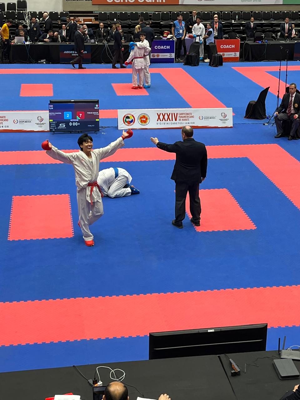 El karateca mazatleco venció a los representantes de Bolivia, Venezuela, Brasil, Estados Unidos y Puerto Rico, con una gran combinación de técnica y garra y alcanza el oro en Panamericano Juvenil en Paraguay