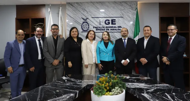 Está advertida la titular de la FGE: Claudia Zulema Sánchez Kondo, ¡Póngase las pilas!.
Podrían citarla a comparecer ante el Congreso estatal.
Impulsarán más acciones de convivencia social anuncia Rocha.
Termina penitencia de Karla Estrella con lacra diputada del PT.