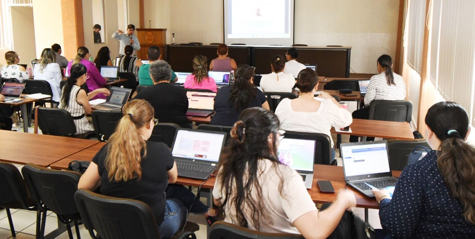 La Universidad Autónoma de Sinaloa (UAS), a través de la Facultad de Enfermería Mazatlán, llevó a cabo un curso–taller sobre el Sistema Integral de Seguimiento Académico Estudiantil (SISAE), con el objetivo de capacitar a los docentes en el uso de esta nueva herramienta tecnológica que permitirá eficientar el registro y consulta de información académica.