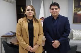 Está advertida la titular de la FGE: Claudia Zulema Sánchez Kondo, ¡Póngase las pilas!.
Podrían citarla a comparecer ante el Congreso estatal.
Impulsarán más acciones de convivencia social anuncia Rocha.
Termina penitencia de Karla Estrella con lacra diputada del PT.
