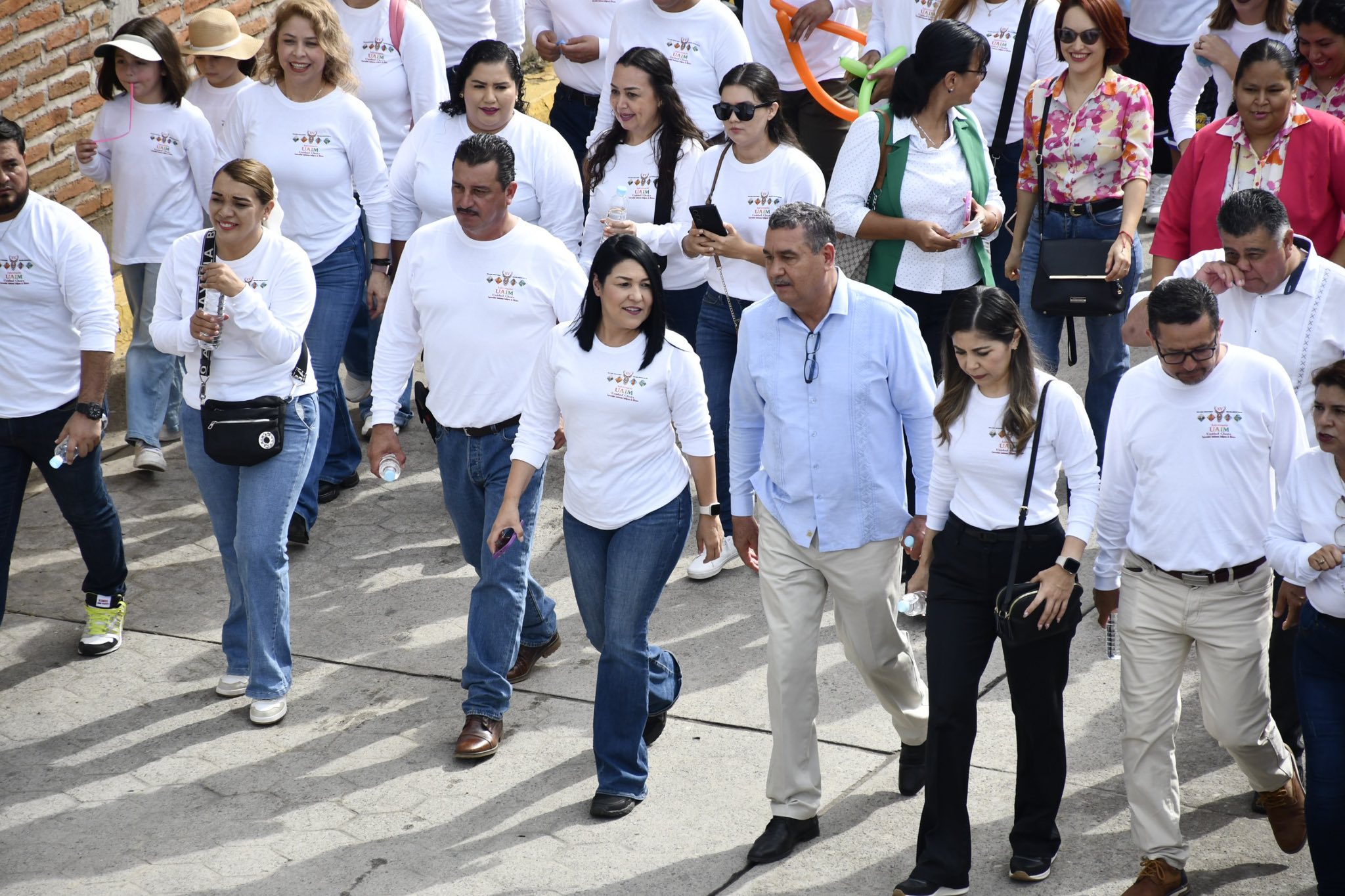 - Afortunadamente los partidos quedaron fuera.
- Duro golpe al Huachicoleo. ¿El presidente lo sabe todo?.
- ¡Qué triste lamento el de Loreta Ortiz!.
- Yoneida Gamez alcaldesa que sorprende con su activismo.