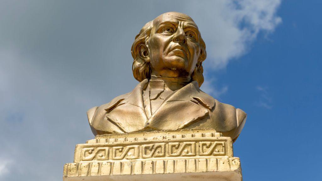 BBC News Mundo presenta este interesante reportaje: A que horas fue?, Cuales fueron las frases reales?, Cuantas arengas hizo? y otros mitos interesantes. Se lo recomendamos!!!