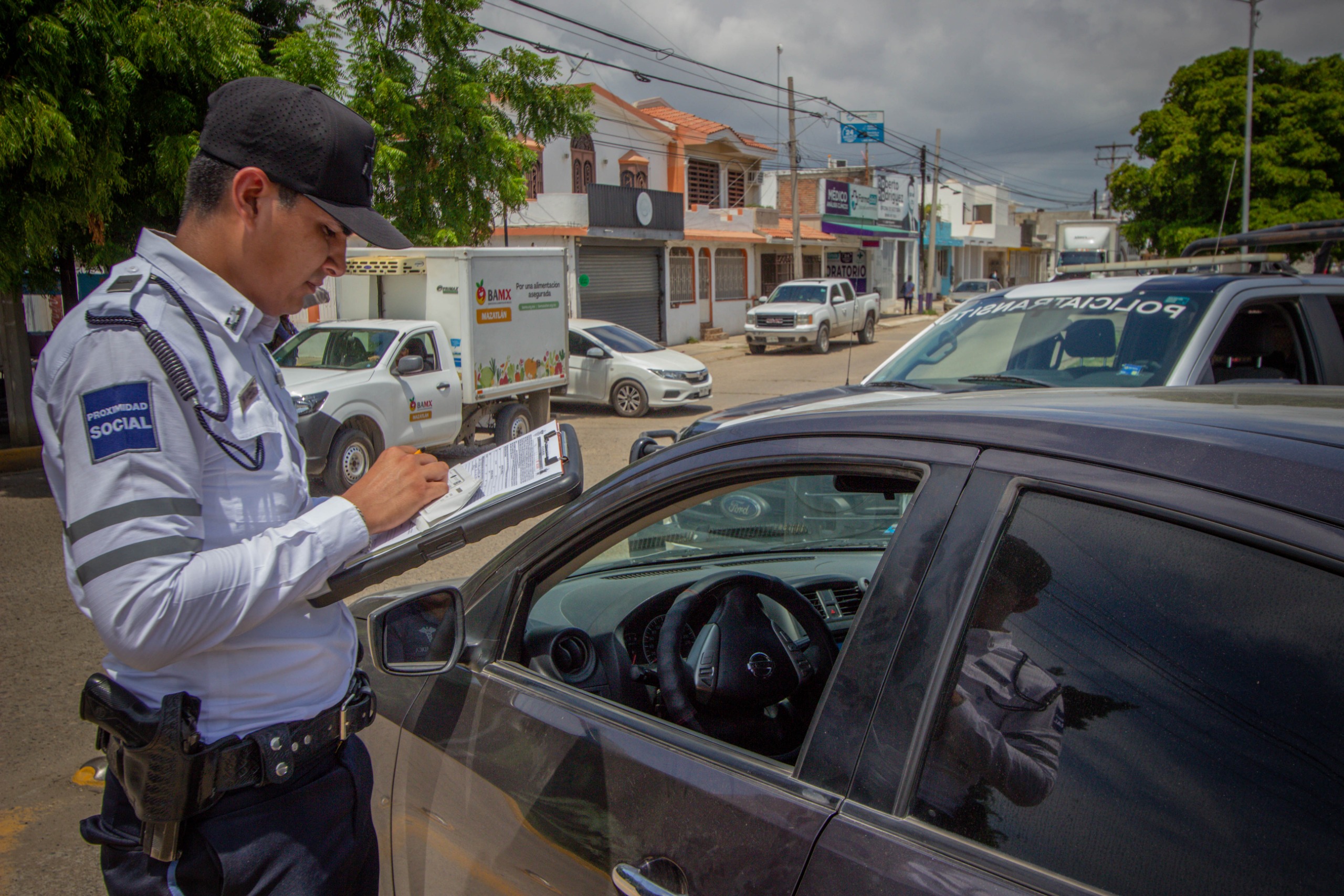 El Subdirector de Tránsito Municipal, Mario Ernesto Cruz Hernández, hace el llamado a los conductores para regularizar sus niveles de polarizado y eviten ser sancionados