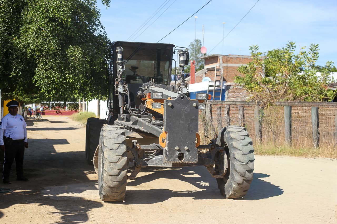 Con el programa “Camino al Andar”, se han raspado y reparado 391 kilómetros de caminos en el área rural.