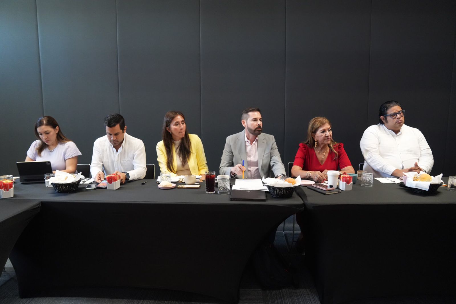 La diputada Tere Guerra propone trabajar en coordinación para consolidar a Mazatlán como destino turístico