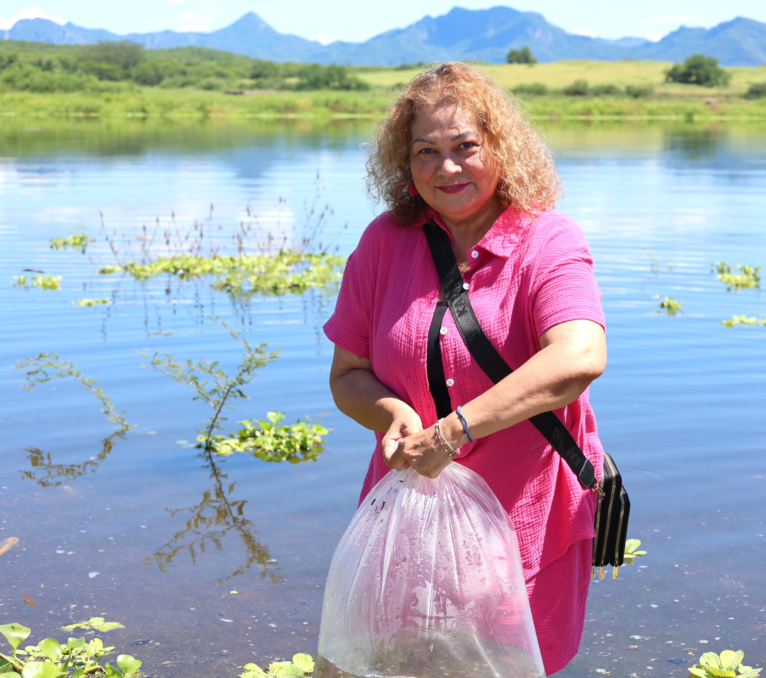 En la jornada de repoblamiento se sembraron 1 millón de alevines en el embalse, beneficiando a 218 pescadores de siete cooperativas pesqueras del municipio de Elota.