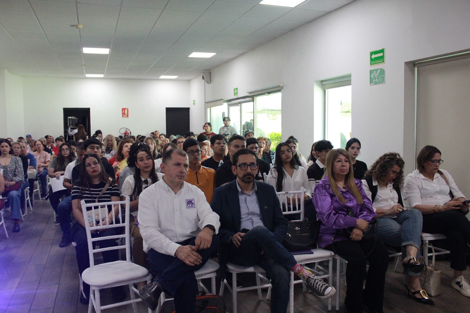 Durante la capacitación, se exhortó a los participantes a convertirse en agentes de cambio, involucrarse activamente en la vida política y trabajar en la construcción de una sociedad más justa, democrática y participativa.