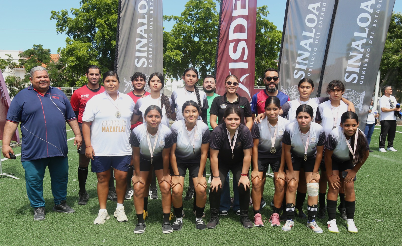 El equipo "patasalada" categoría 2007-2008 vence a Culiacán 5-4 en su visita a la capital del estado, para levantar el trofeo que lo acredita como monarca de la justa celebrada en la cancha de Villa Universidad de Culiacán 