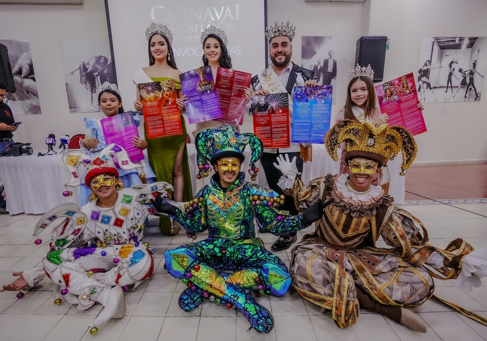 Comparten sus experiencias Ángela Salazar y Ximena Lizárraga y hablan de sus reinados.