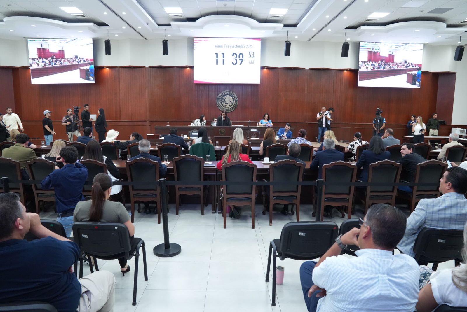 Con apoyo de 17 Ayuntamientos, Congreso declara formal reforma constitucional que protege animales