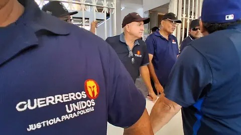 Orquestan circo chantajista en Palacio municipal de Mazatlán.
-	Rector Madueña a bordar fino, consensuar y convencer. ¡TEN FE!.
-	Supuesto amparo de hijos de AMLO, ¿  auto- orquestado para victimizarse?.
-	Lord Molécula fuma de la buena.
