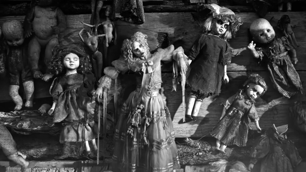 La intérprete Lady Gaga inició el mes de septiembre a tambor batiente con el lanzamiento del videoclip de ‘The Dead Dance’, su más reciente tema, el cual promete dar muchísimo de qué hablar.