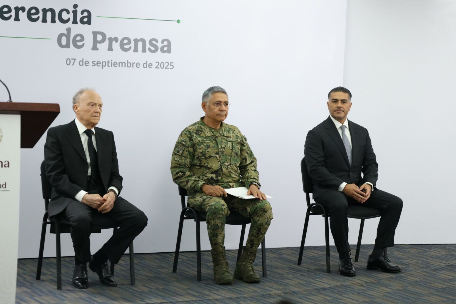 - Afortunadamente los partidos quedaron fuera.
- Duro golpe al Huachicoleo. ¿El presidente lo sabe todo?.
- ¡Qué triste lamento el de Loreta Ortiz!.
- Yoneida Gamez alcaldesa que sorprende con su activismo.