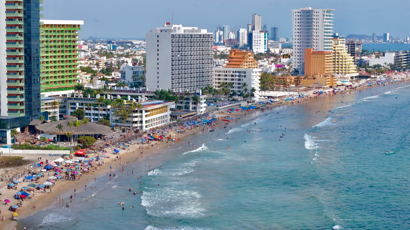 La Presidenta Municipal destacó que el puerto registrará una alta ocupación hotelera con motivo de la celebración de Día de Muertos y la Copa Mazatlán, eventos que impulsan la economía local