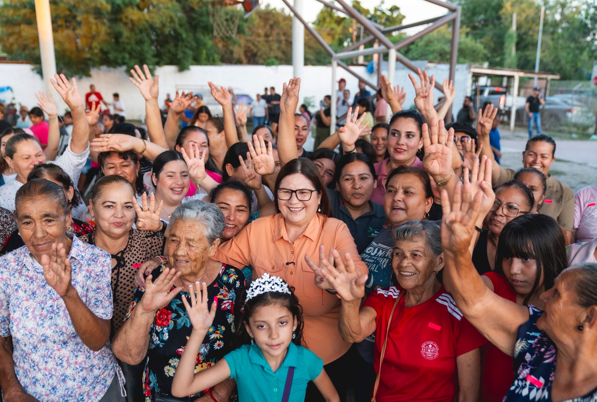 La desmodorra: buscando ilusionar con un liderazgo.
Dirigente sinaloense de Morena escupe al ventilador.
La senadora quiere foco.
