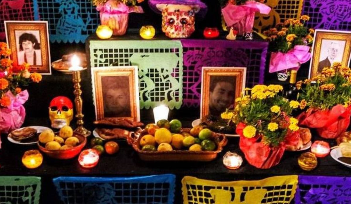 La ofrenda del Día de Muertos se compone de varios elementos esenciales sin los cuales se perdería el encanto espiritual