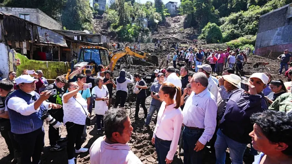 No está pasando nada que siga la fiesta…
- No se equivoque Presidenta no es zopiloteo ni ruindad.
- Por más que quieran lavarse la carita pagan las consecuencias de destruir el Fonden.
- Total reconocimiento a la labor de la Marina en estas emergencias.