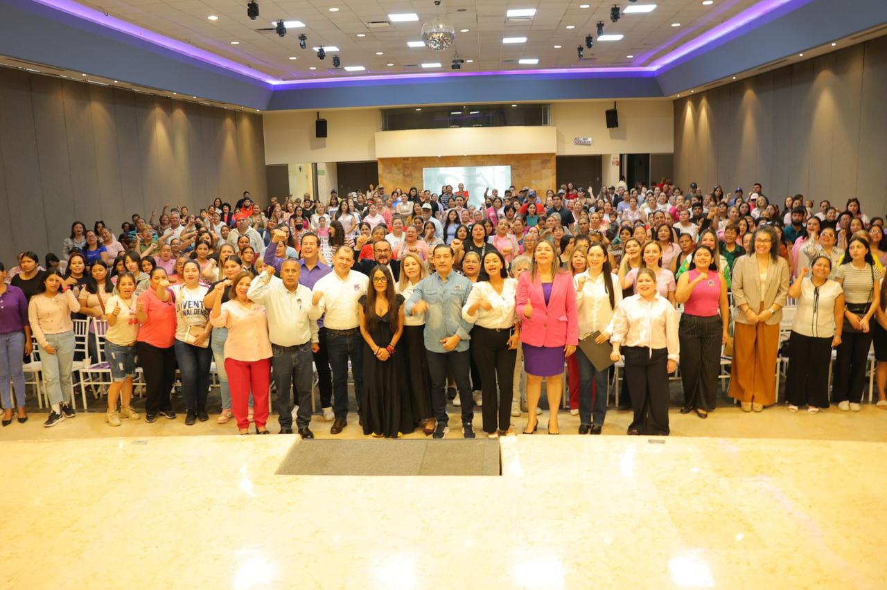PAN anuncia cambio de piel y anuncia que dejará los amasiatos.
Si están acabados porque la reacción virulenta: Luisa María?.
PRI, PAS y Verde realizan sendos eventos en el estado. ¿Y, los otros?.
Autorizan deuda por 1.78 millones de millones para el 2026. ¡Que lo paguen los nietos!